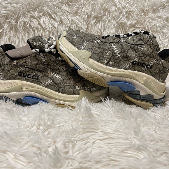 Triples - Picture 4 of 5